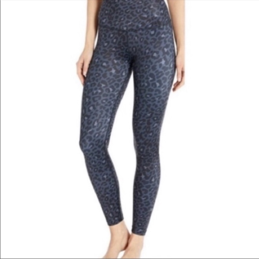 Beyond Yoga Midnight Leopard Leggings size small